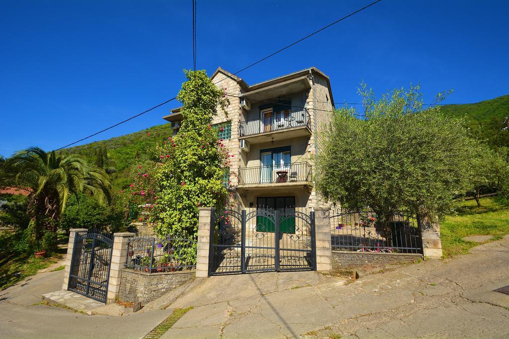 Apartments Dinko Zifra Tivat Exterior photo